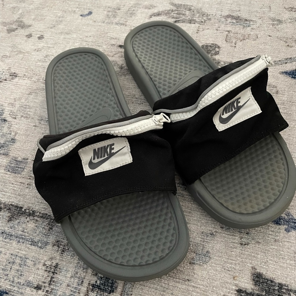 NIKE Benassi JDI Slides